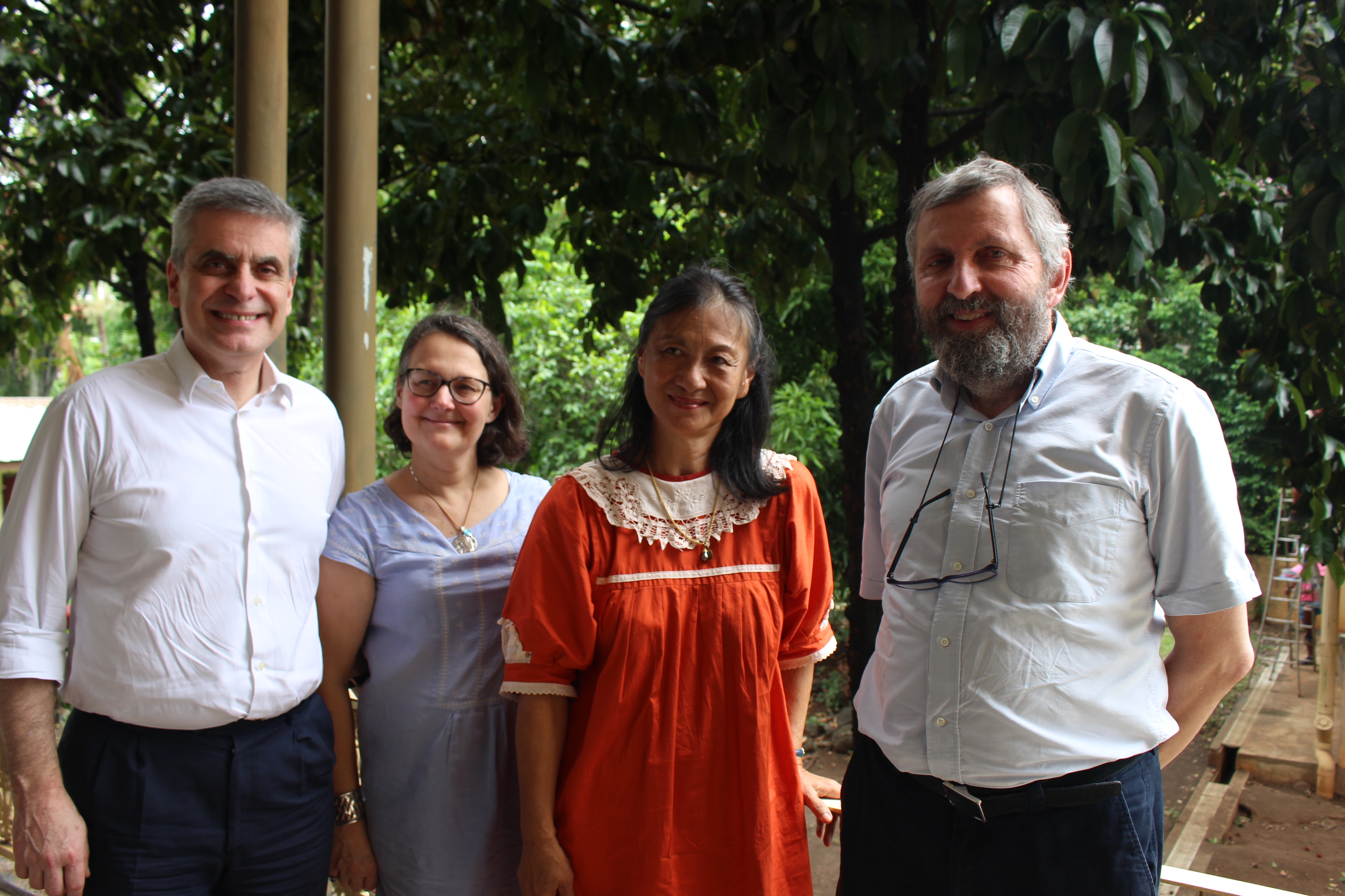 Jean-Marie Andres et sa femme Odile, président de de la confédération nationale des associations familiales catholiques, Marie-France Fremy responsable de l'association familiale catholique polynésienne et Joseph Bodet, responsable national pour les associations familiales catholiques d'outre-mer.
