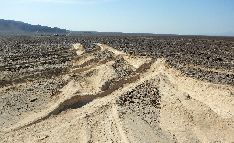 Pérou: un camion roule sur les célèbres lignes de Nazca