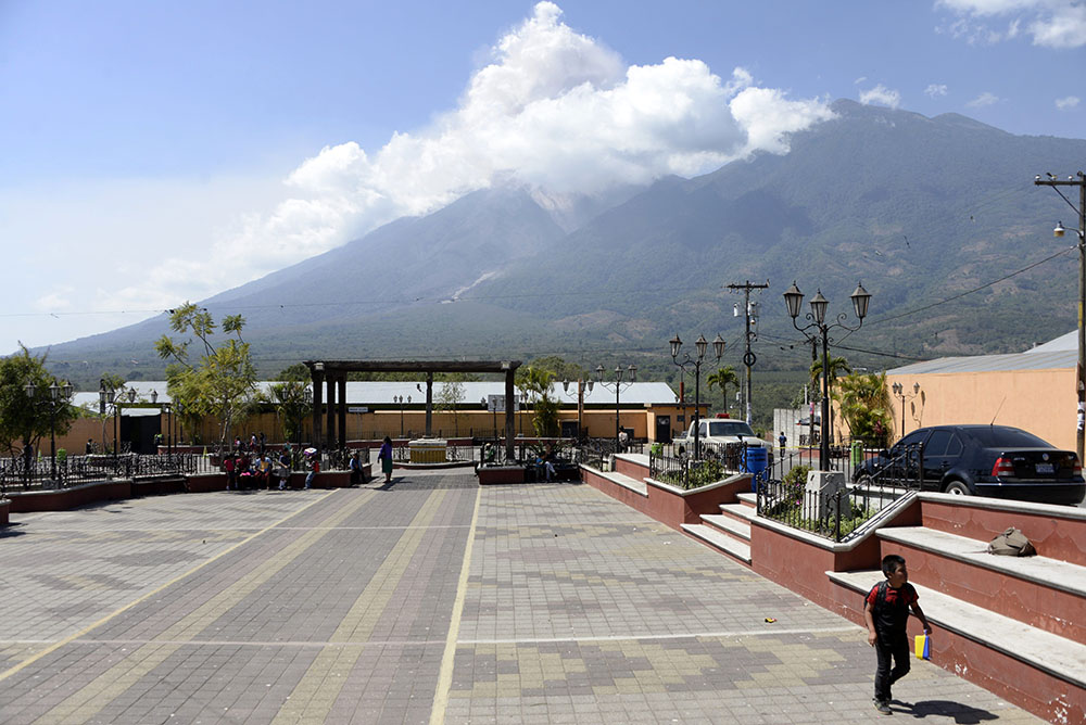 Guatemala : le volcan Fuego en éruption, alerte orange déclenchée