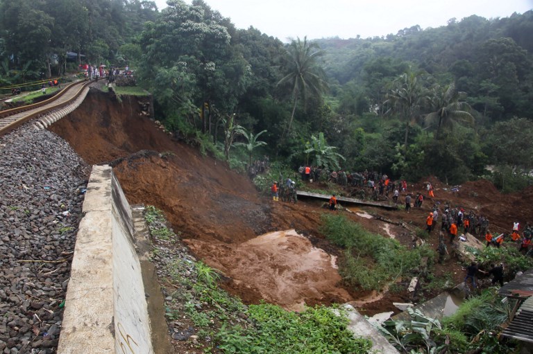 Indonésie: inondations et glissements de terrain mortels près de Jakarta
