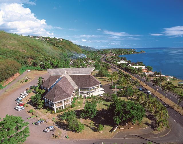 En 2016, les frais de fonctionnement de la commune de Punaauia ont approché 2,5 milliards de Fcfp.  Ses dépenses d’équipements n'ont en revanche atteint que 400 millions de francs. "Cette situation est paradoxale dans une commune dotée de capacités financières élevées et dont les besoins en infrastructures sont importants", souligne la chambre territoriale des comptes.