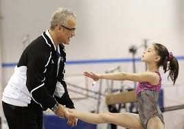 Le coach des gymnastes sacrées aux JO-2012 visé par une enquête criminelle