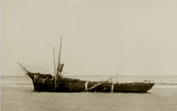 L’épave du Seeadler sur le récif de Mopelia : un naufrage dû à une imprudence impardonnable.