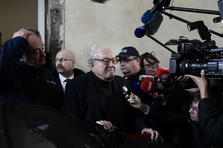 Jean-Marie Le Pen garde la présidence d'honneur du FN avant un congrès sous tension