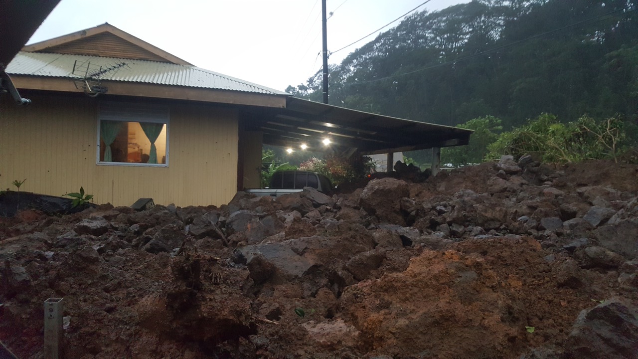 Bilan des pluies : éboulement important à Mahaena et des écoles fermées (photos)