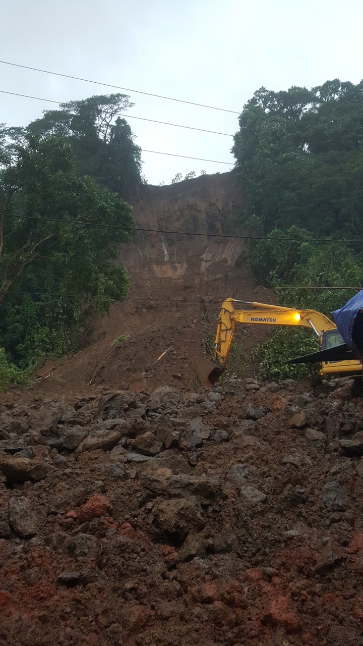 Bilan des pluies : éboulement important à Mahaena et des écoles fermées (photos)