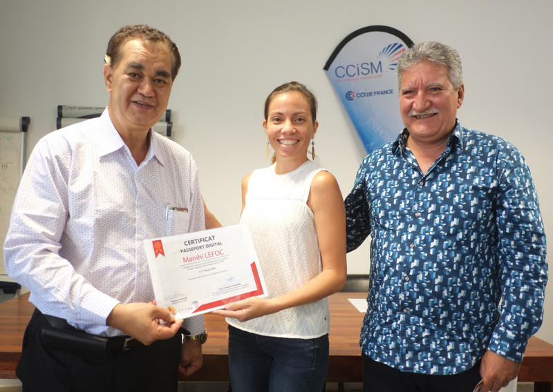 Manihi Lefoc en compagnie du président de la CCISM, Stéphane Chin Loy, et du ministre en charge du numérique, Jean-Christophe Bouissou.