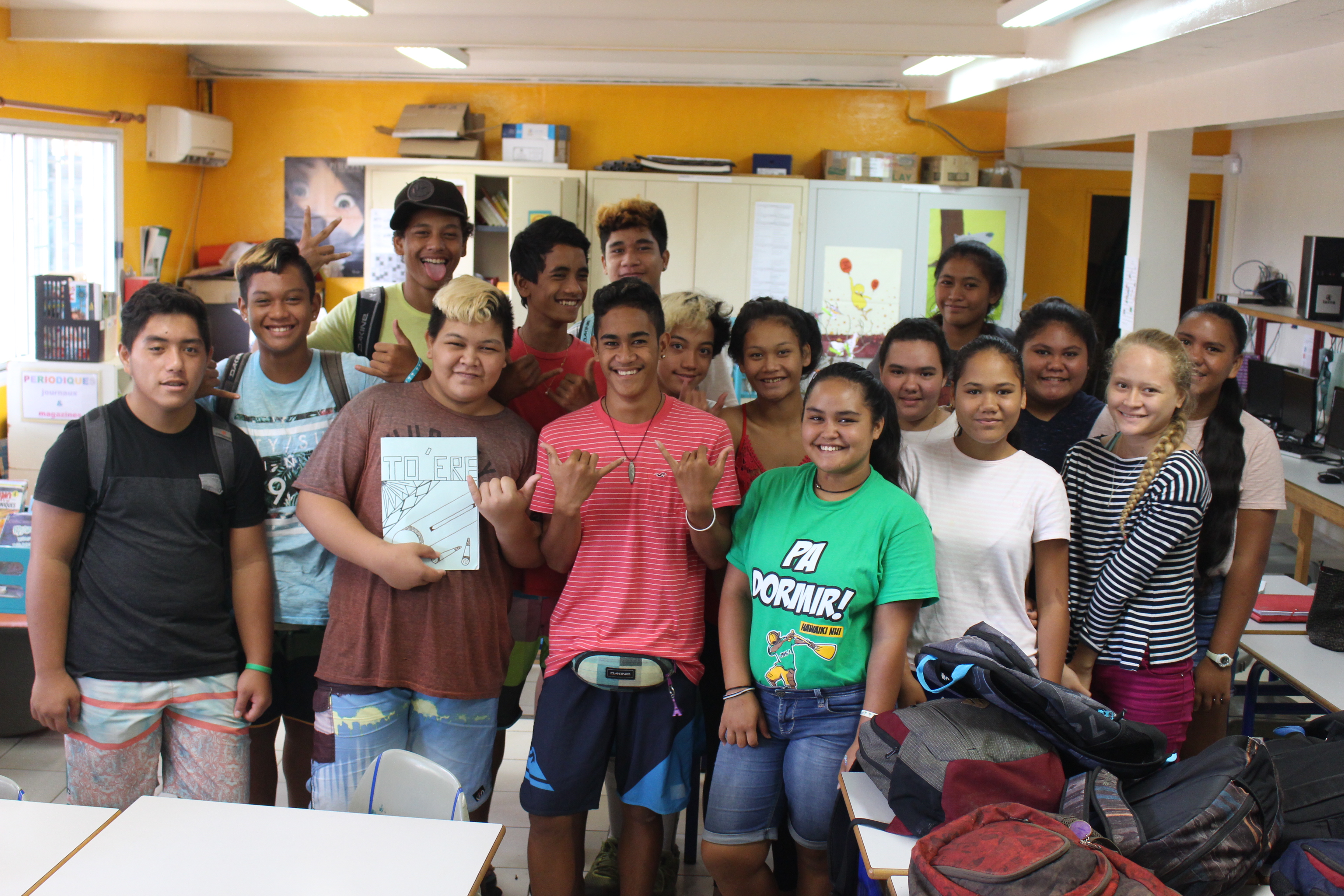 La classe de 3ème prépa-pro collège d'Afareaitu de Moorea participe au projet Francoplanète. Les élèves sont répartis en quatre groupes. Ils travaillent sur un thème choisi.