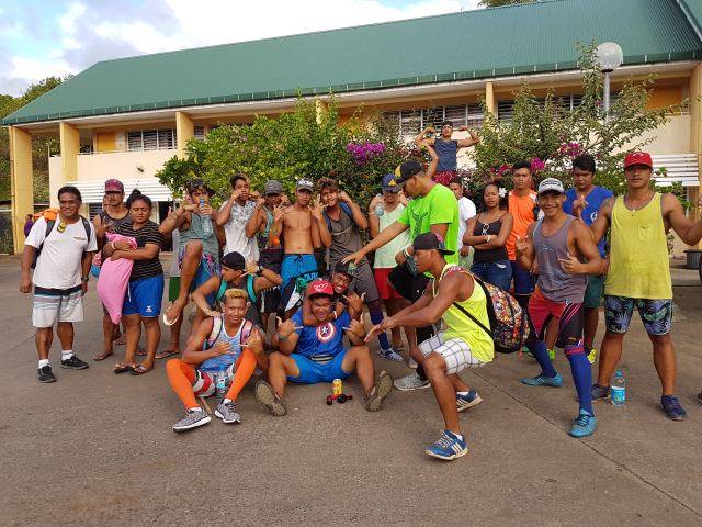 Les jeunes sont partis lundi pour la vallée de Taipivai pour y passer une semaine et vivre au contact de la nature. Photo: Facebook