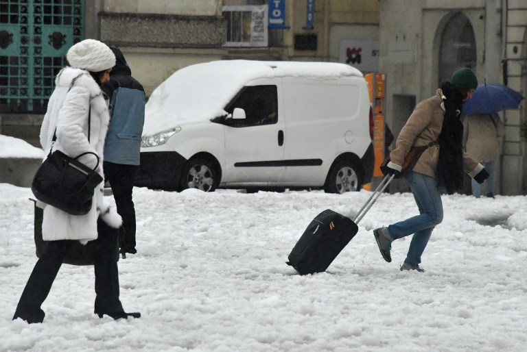 Colère et incompréhension dans Montpellier, paralysé par la neige