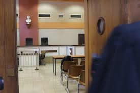 Un an de prison ferme pour avoir volé une mamie