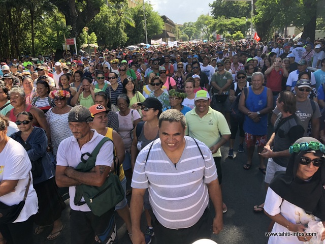 Près de 3 000 personnes (chiffre de la police NDLR) ont répondu à l'appel de l'intersyndicale, ce mardi.