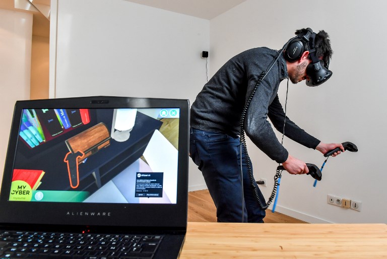 A Lille, un cocon de réalité virtuelle pour soigner les troubles cognitifs