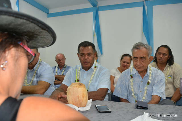 Des représentants de l'Union calédonienne sont au fenua pour demander le soutien d'Oscar Temaru.