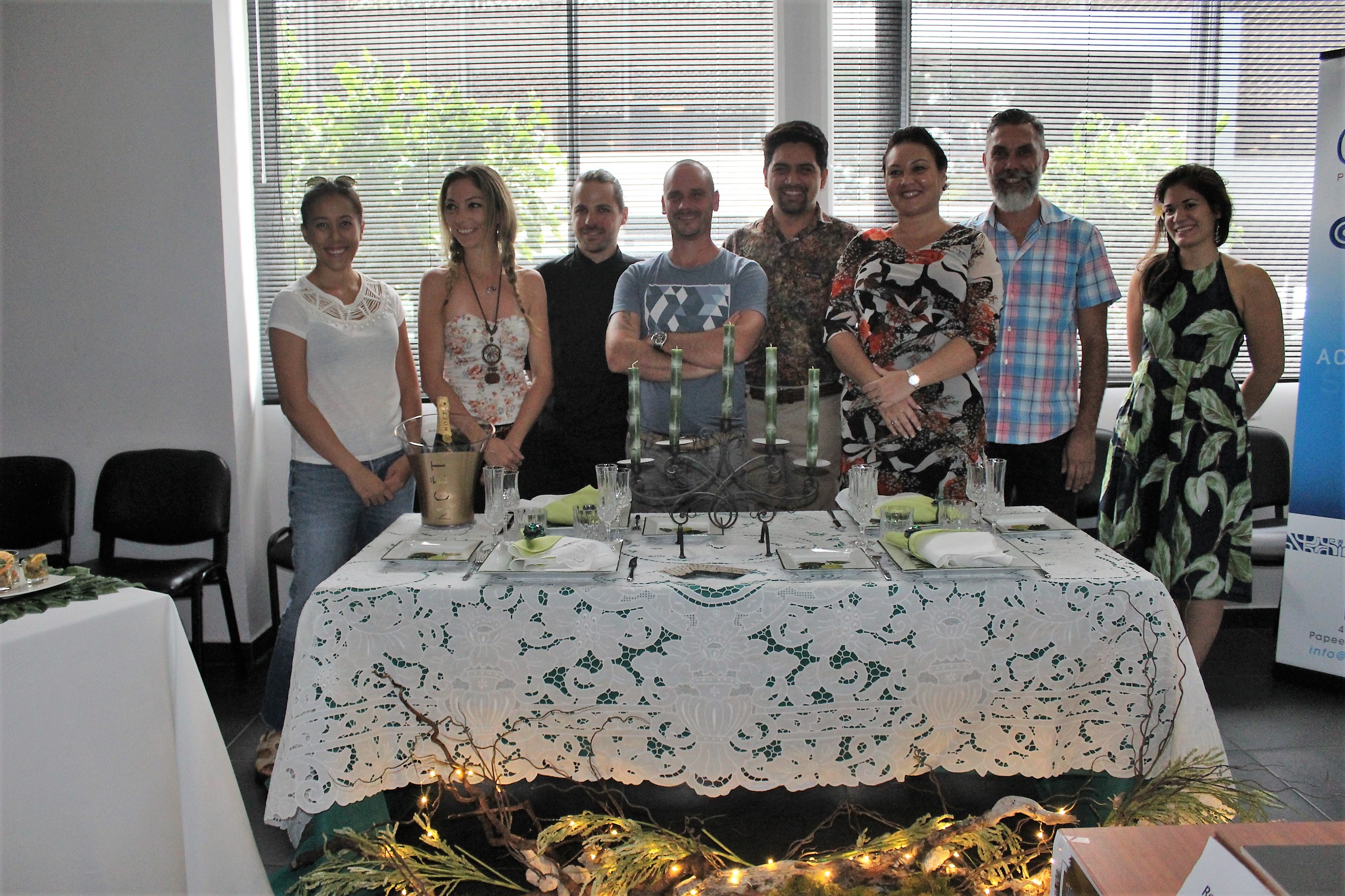 Les équipes de l'Atelier de Beverly, du restaurant O Belvédère, de la Chambre de Commerce, d'Industrie, des Services et des Métiers, de Earth Hour Tahiti et de AB&B Consulting.