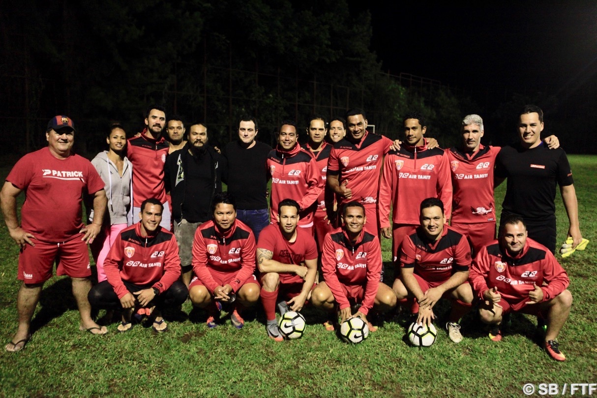 Jonathan Torohia soutient également l'équipe Air Tahiti, leader du championnat entreprise
