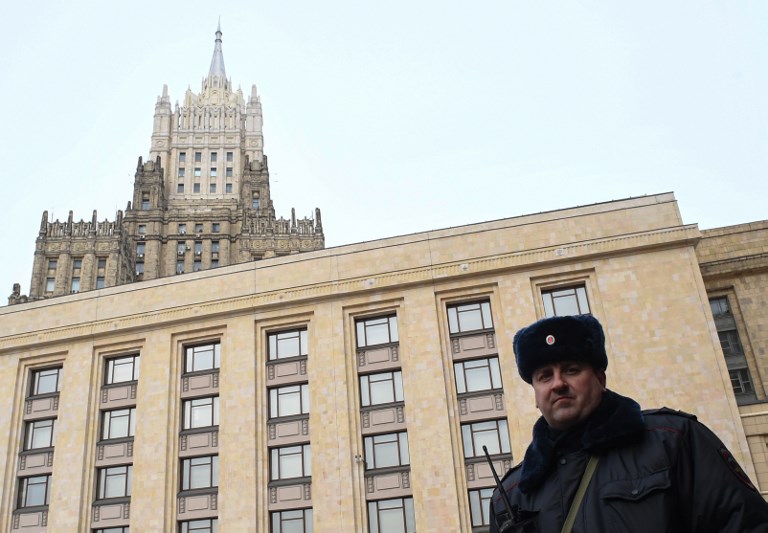 Affaire Skripal: Moscou suggère une possible "mise en scène" de Londres