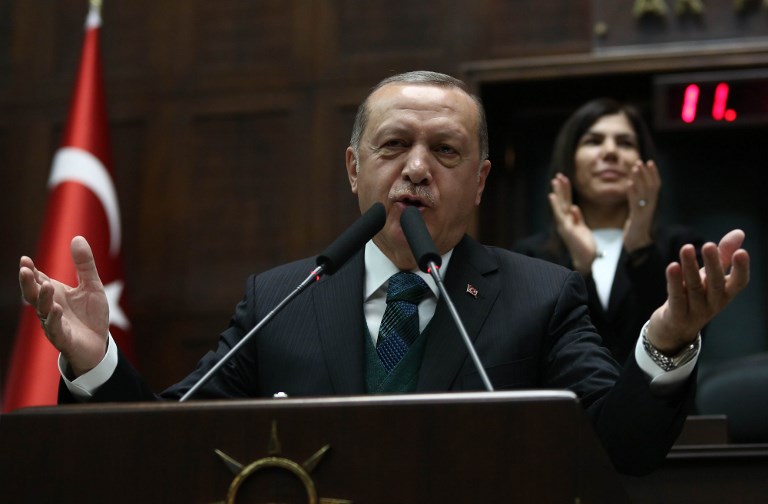Turquie: l'UE durcit le ton avant une réunion attendue avec Erdogan