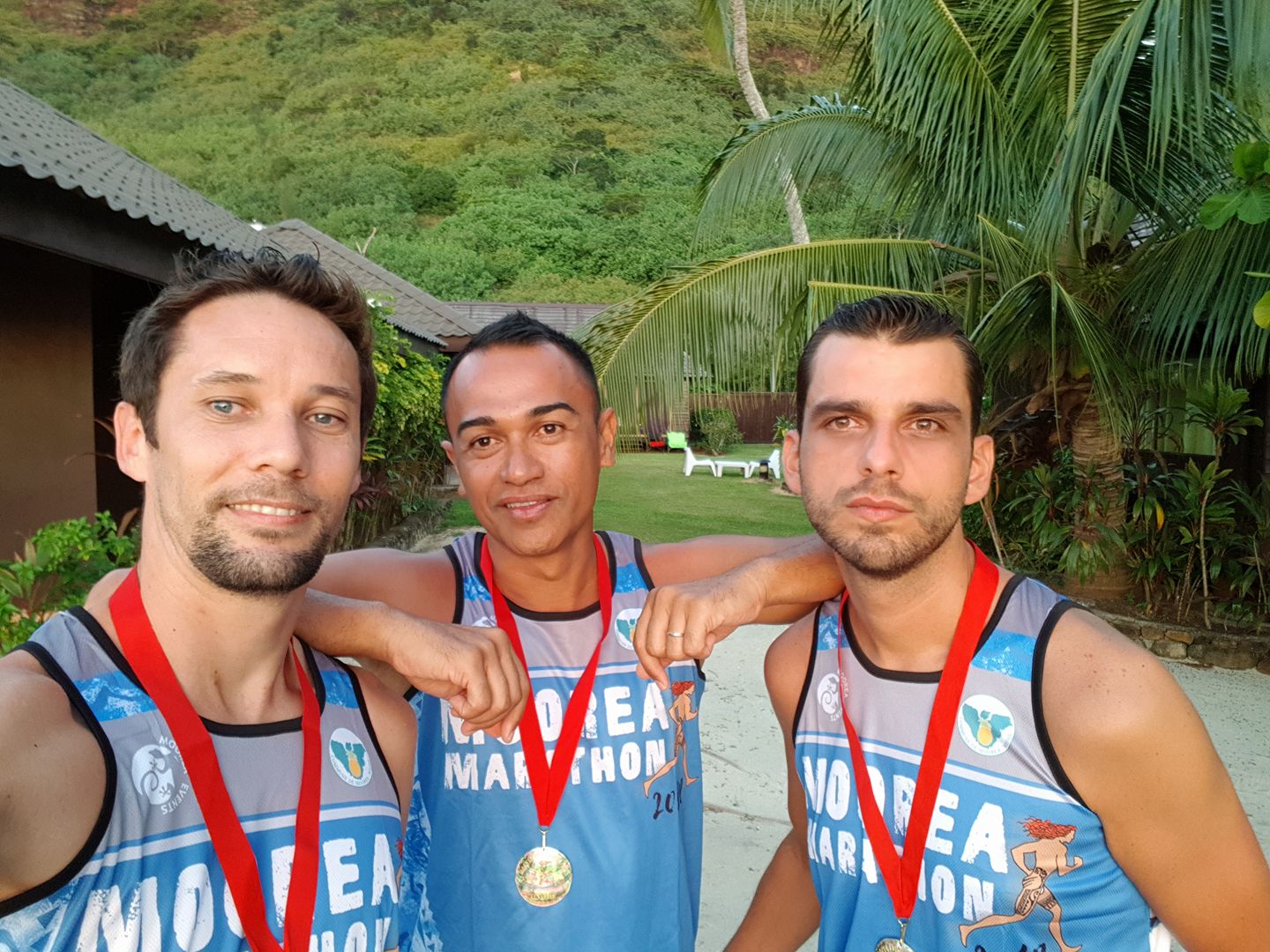 Dan Pihaatae (ATN), au centre, a fait le 21 km