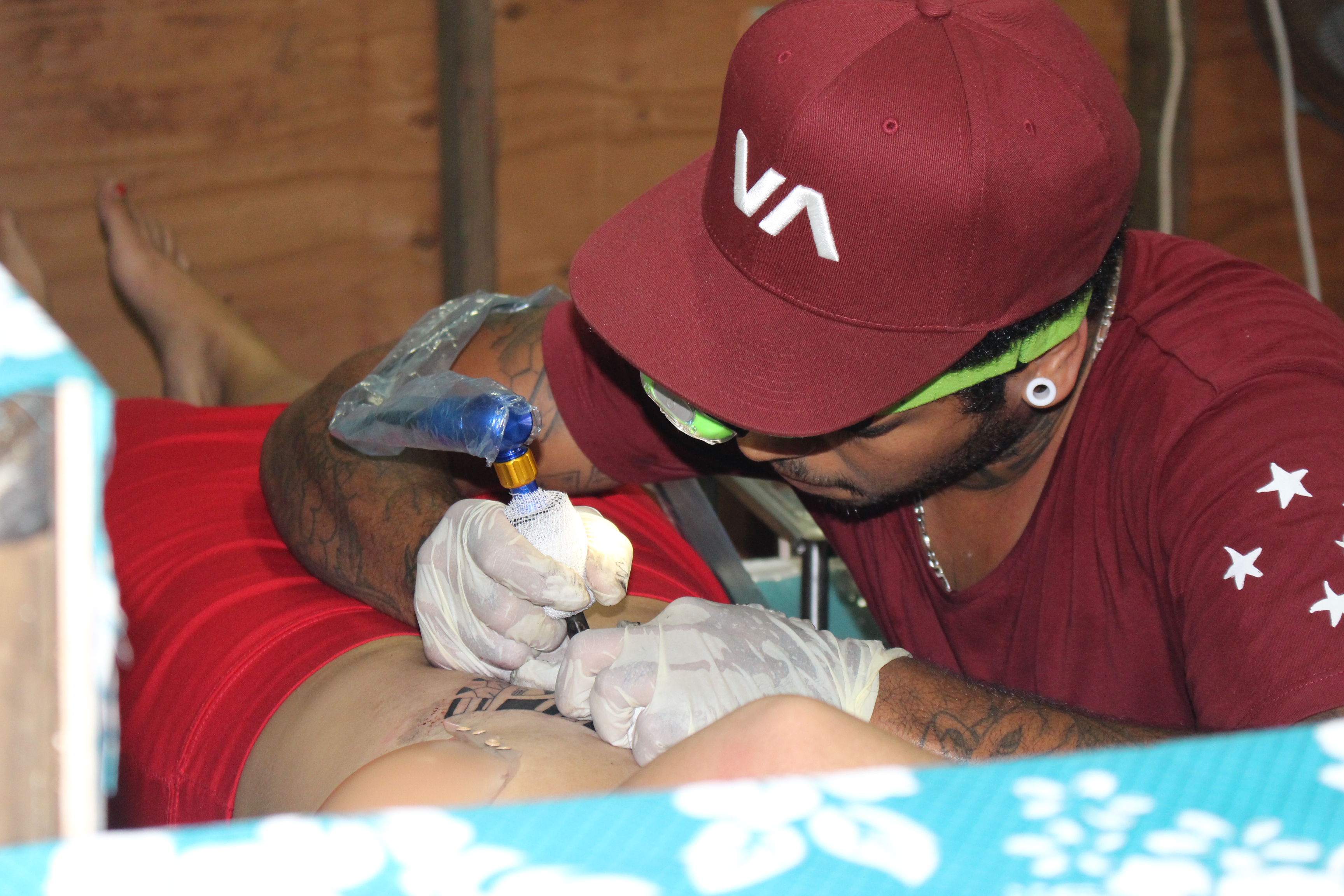 Une vingtaine de tatoueurs au salon Faa'a nui a tu te tatau