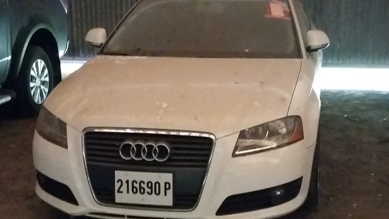 Cette voiture, ainsi que des bouteilles d'alcool, des planches de surfs, de l'équipement pour la maison, du matériel de pêche et bien d'autres objets saisis par la justice seront vendus à la DICOM, à Sainte Amélie (derrière la gendarmerie de Papeete) le 16 avril au matin.