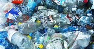 Des scientifiques créent par hasard une enzyme dévoreuse de plastique