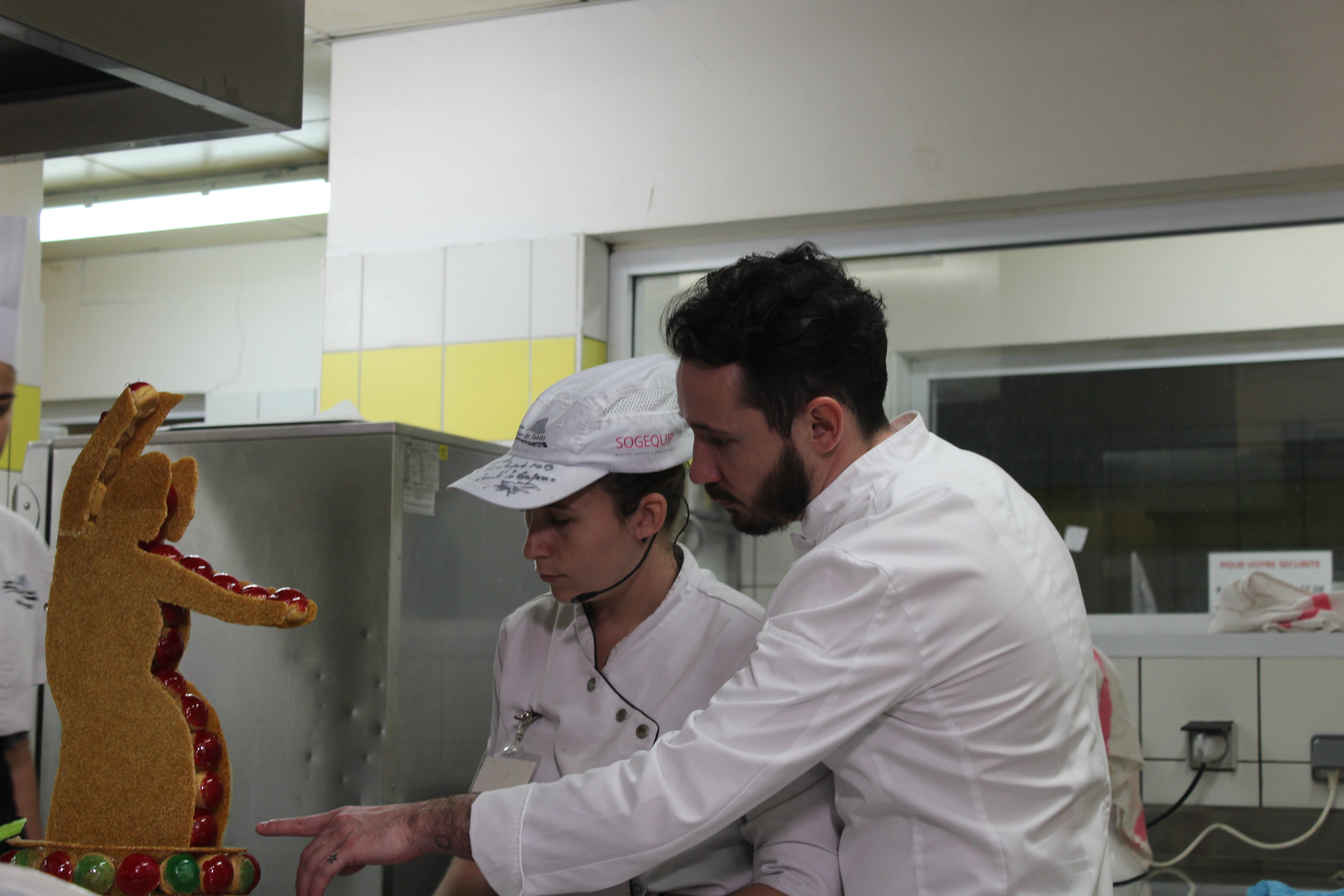 Florent Chevalier et Manon Vaurs, sacrés meilleurs pâtissiers de Polynésie