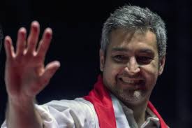 La droite conserve le pouvoir au Paraguay, Mario Abdo élu président