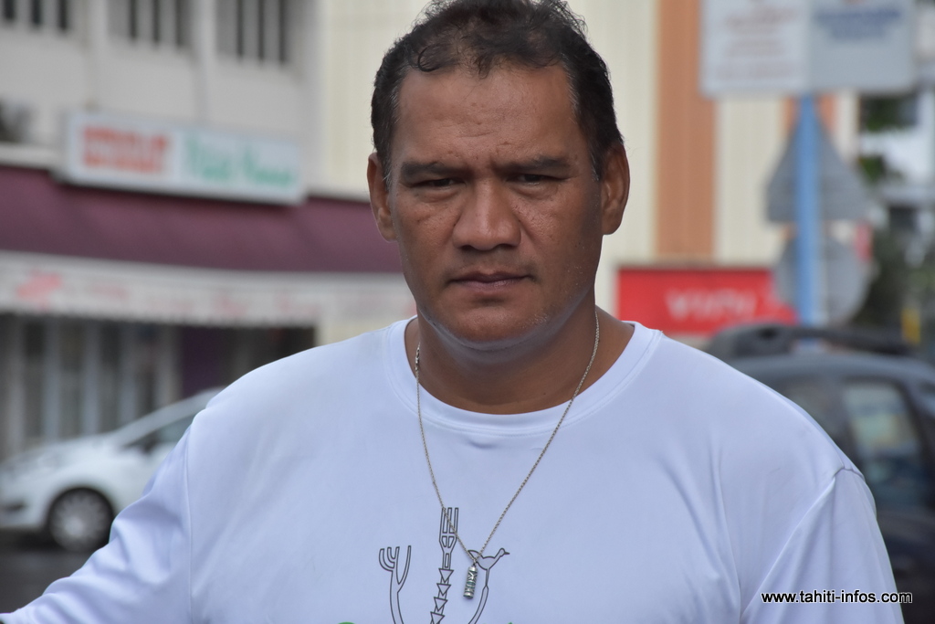 "Je pense que nous allons laisser libre choix à nos électeurs", déclare Tauhiti Nena en vue du second tour.