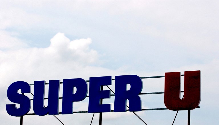 Distribution: Carrefour et Système U main dans la main pour une centrale d'achats commune