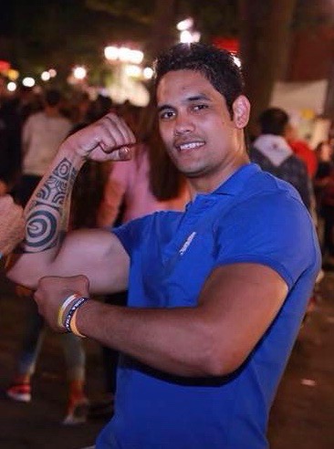 Wil est également un champion de bras de fer