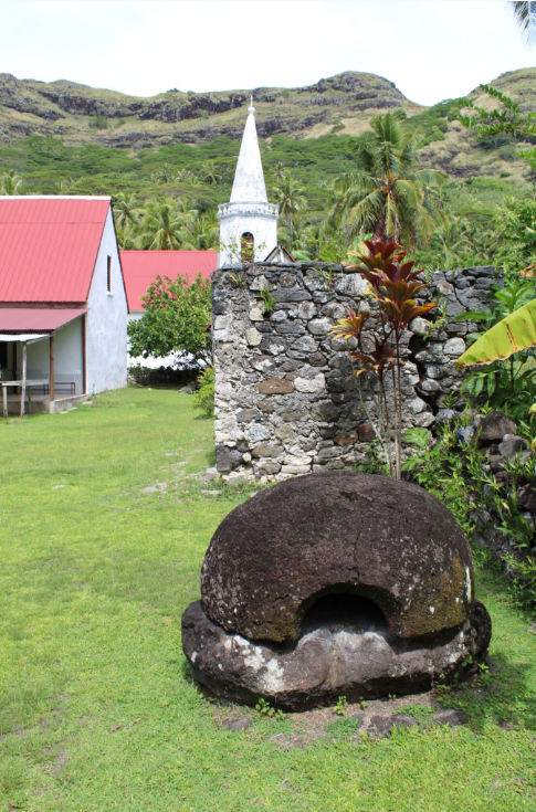 Le four à pain d’Honoré Laval, à Akamaru, où résidait le père, à deux pas de son modeste domicile et de l’église Notre-Dame de la Paix.