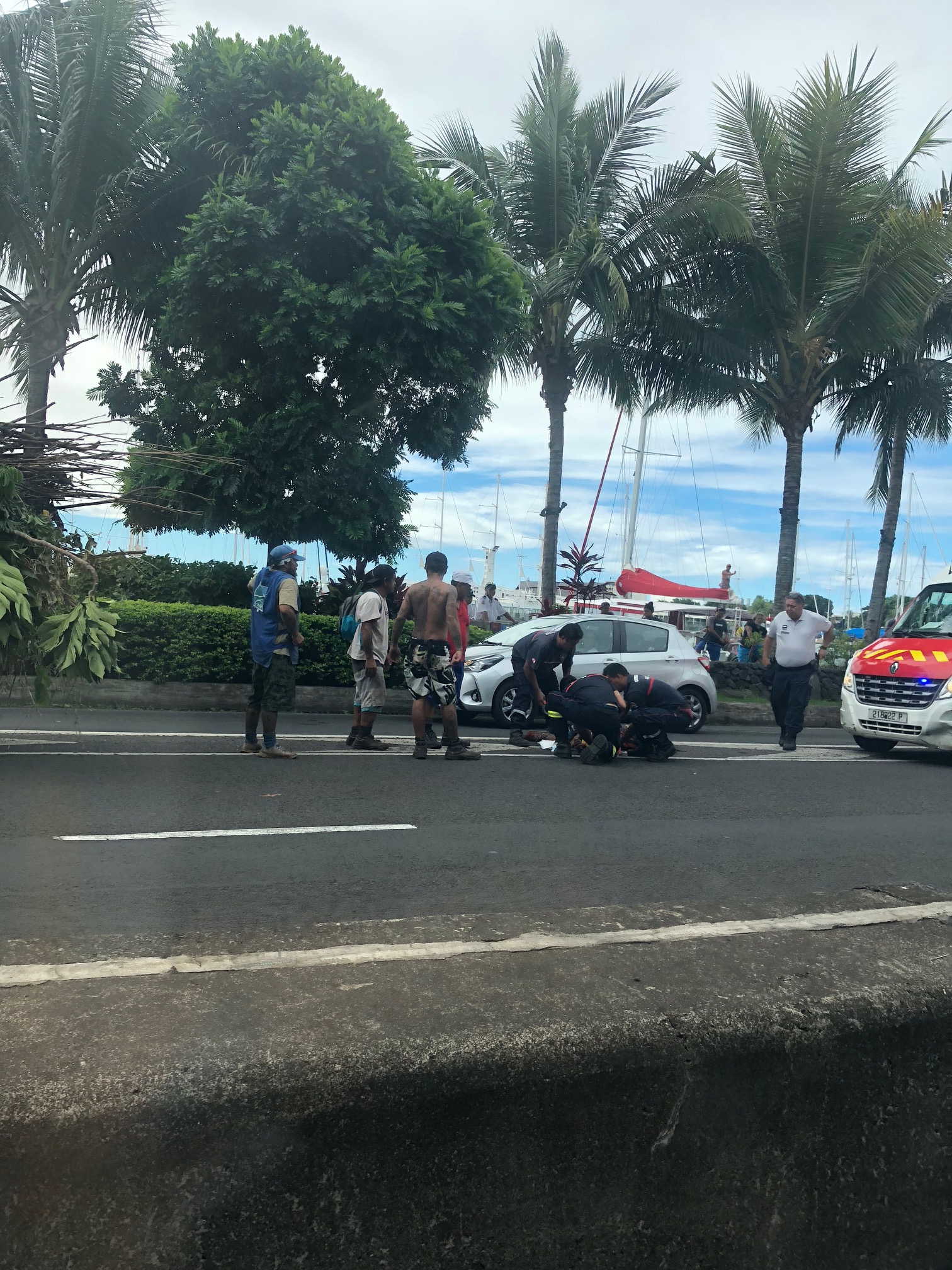 Papeete : un homme tombe de la benne d'un camion de la commune de Faa'a