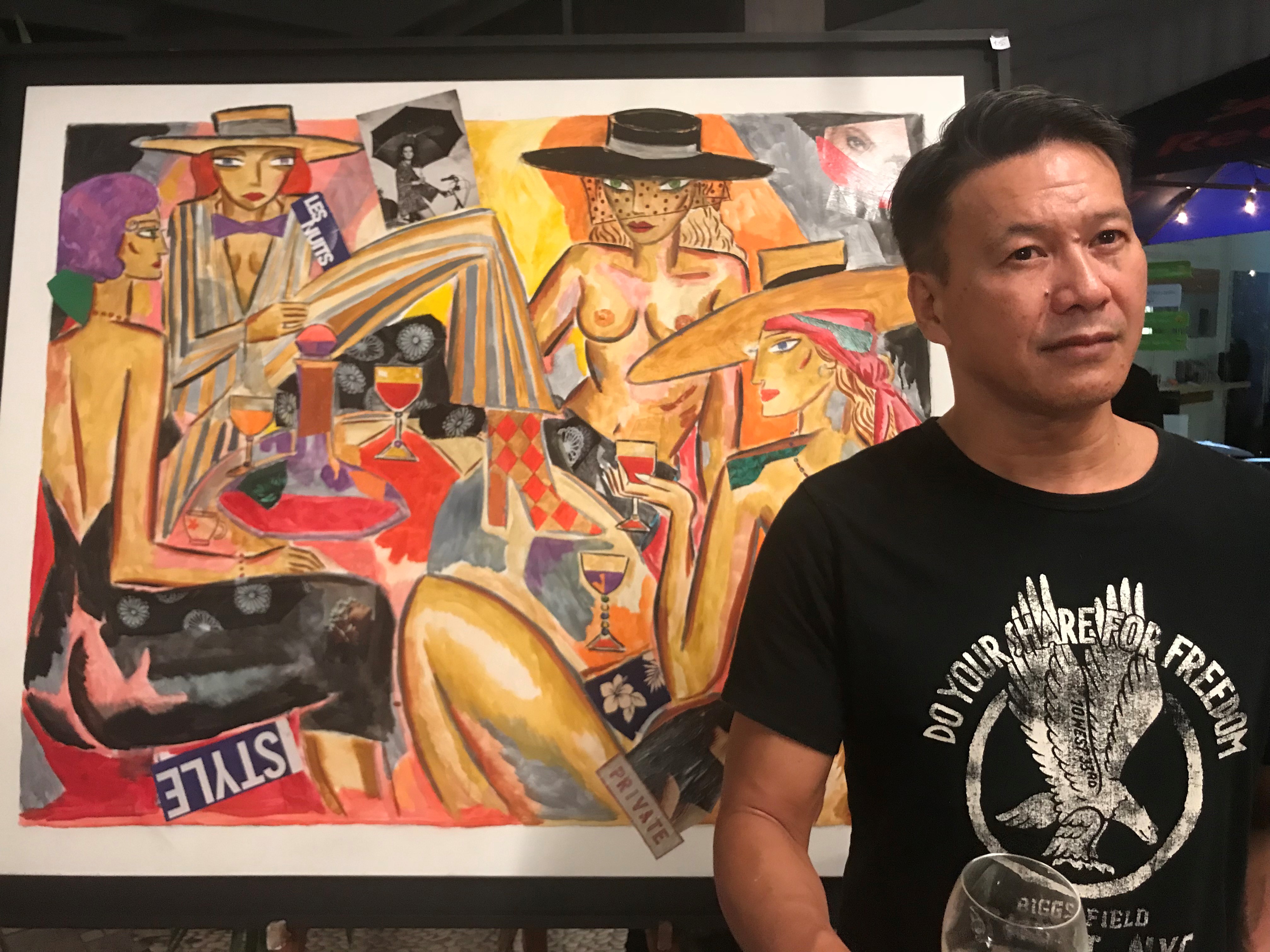 Tehina : « Ce tableau, « les dames galantes », c’est une célébration de la femme. Elles sont indépendantes, elles vivent, elles ont fait décanter le vin dans une carafe. Aujourd’hui les femmes font ce qu’elles veulent, elles sont indépendantes, elles aiment, elles décident.  Le vin, c’est la vie ! »