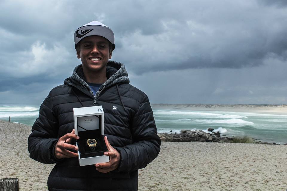 Kauli Vaast défend cette année son titre de champion d'Europe WSL