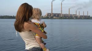 Un bébé sur 100 en sous-poids à cause de l'air pollué