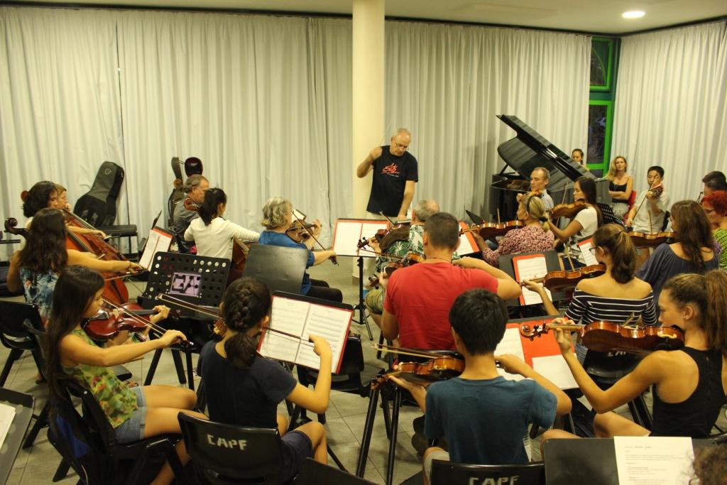 Les 60 musiciens de l’orchestre symphonique au Grand théâtre