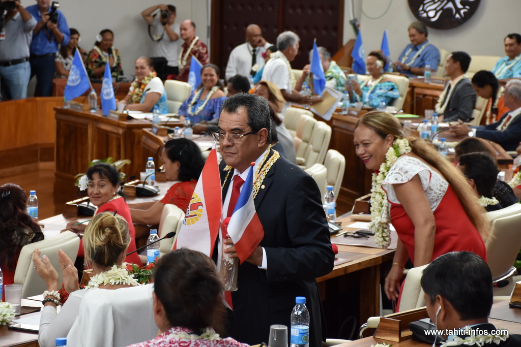 Edouard Fritch promet un train de réformes "indispensables"