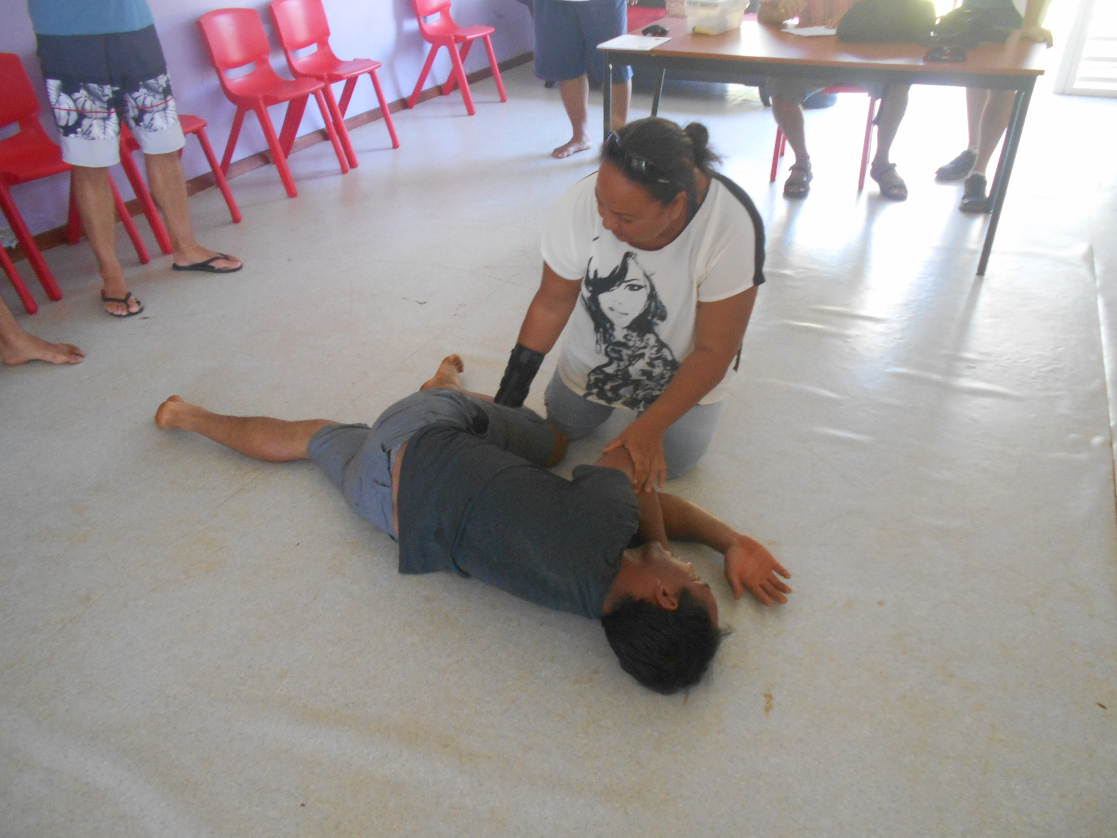 Le personnel a suivi une formation aux premiers secours qui a duré 8 heures.
