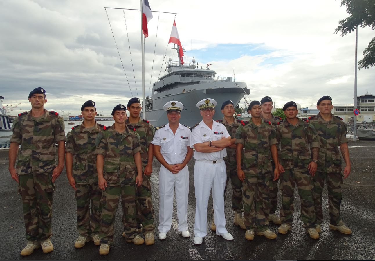 Pendant plus de 6 semaines, les neuf fusiliers marins ont reçu à Tahiti une formation identique à celle enseignée à l'école des fusiliers marins de Lorient. crédits FAPF