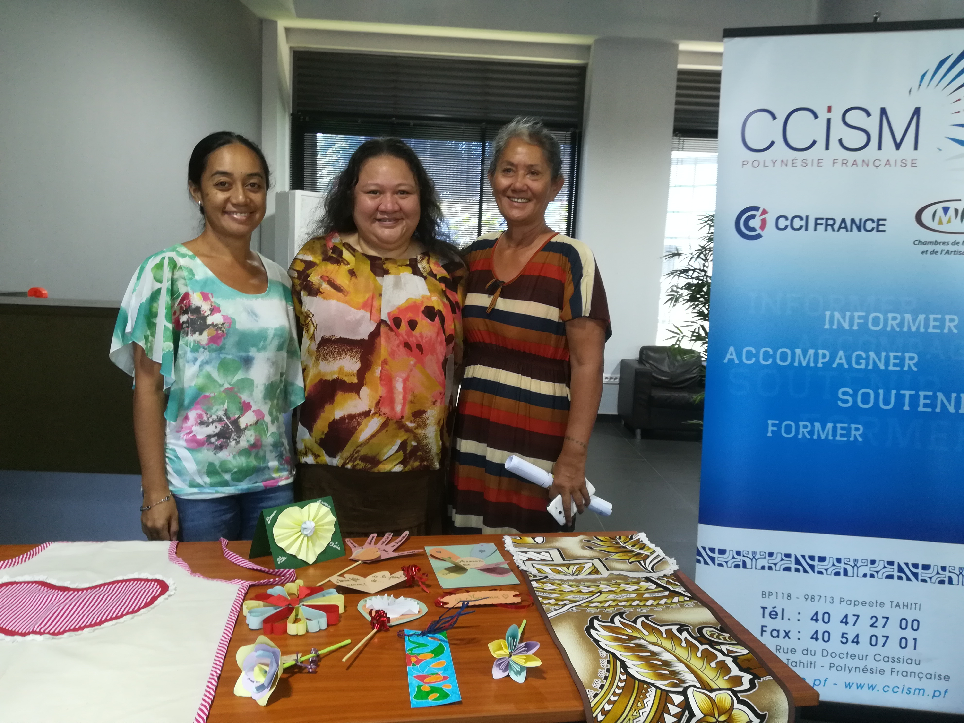 Maiava, Maire et Louise proposent des ateliers couture ou de confection de cadeaux faits main pour les enfants.