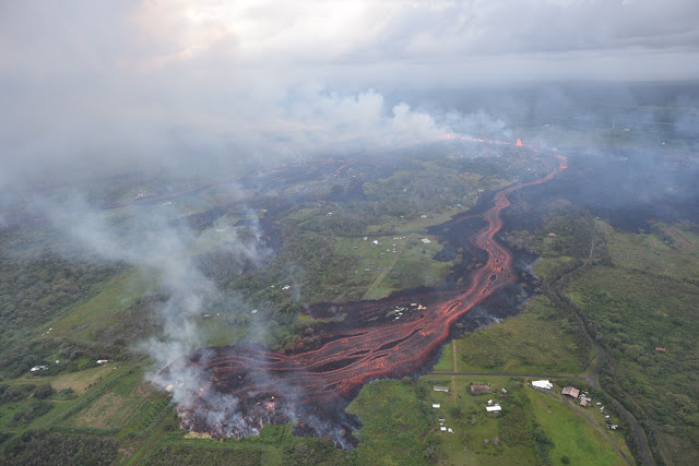 La lave approche une usine géothermique à Hawaï