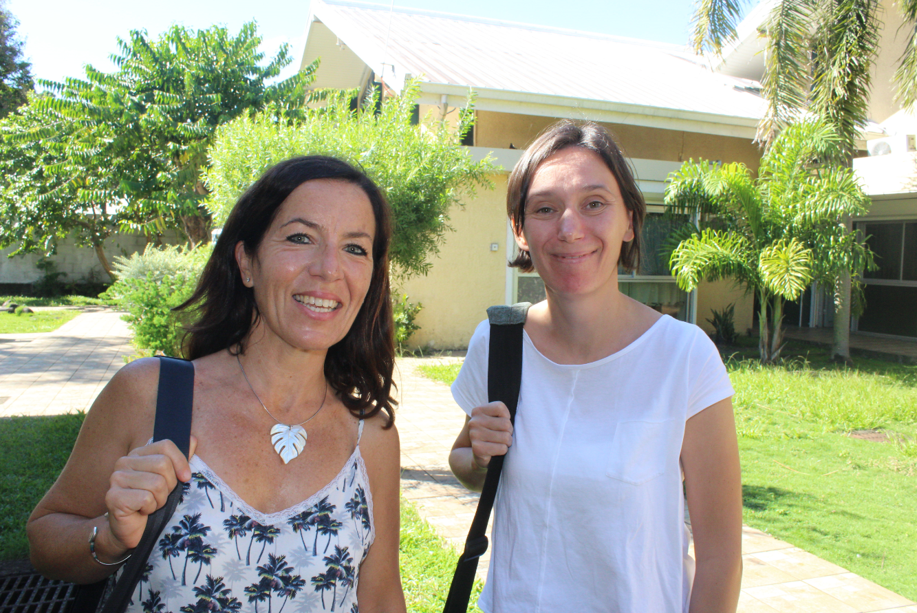 Sabine Kuhner, professeure de Lettres et Sandrine Morin, professeure documentaliste au collège de Papara.