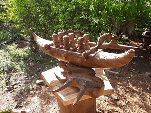 Le fenua d'or a été décerné à Pierre Kaiha de Kaikaia Tahiti pour sa pirogue de guerre en tau.