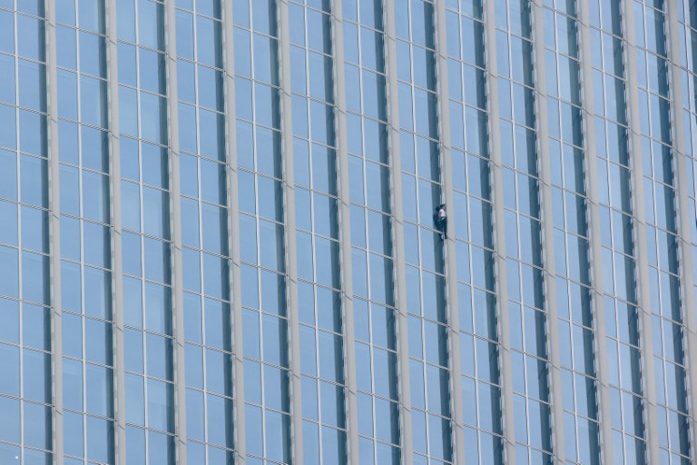 Le "spiderman français" contraint de renoncer dans l'ascension d'un gratte-ciel de Séoul