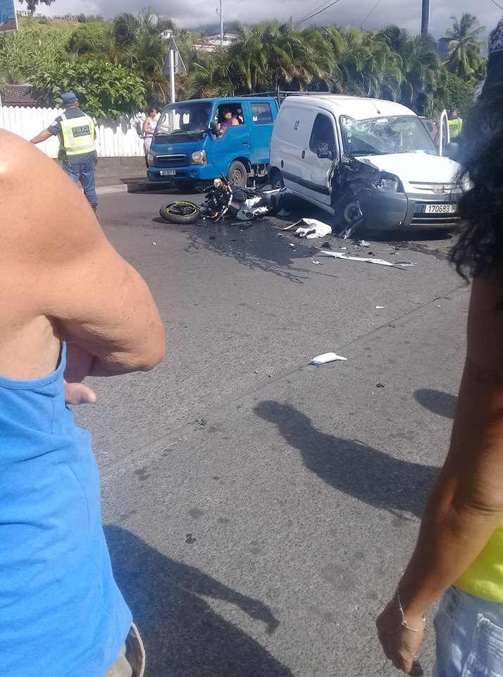 Multiples fractures pour le motard, lors d'un accident à Arue