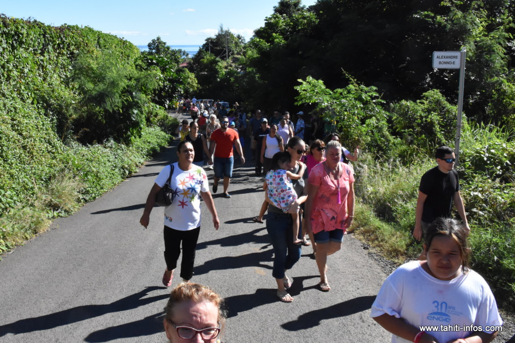 Rassemblement contre un vaste projet immobilier au vallon de Terua