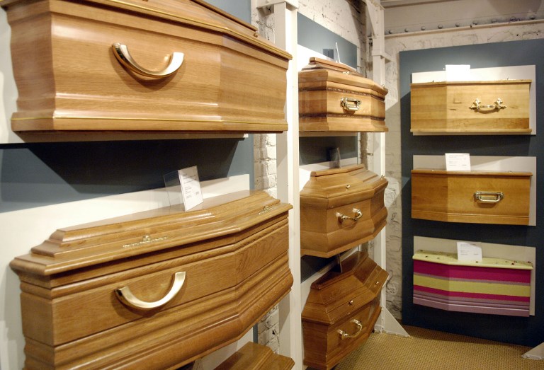 Les appels aux dons lancés sur internet pour payer les frais, élevés, de rapatriement sont nombreux.