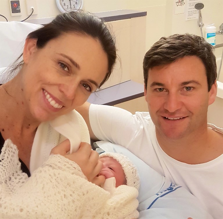 Le Première ministre néo-zélandaise donne naissance à une petite fille