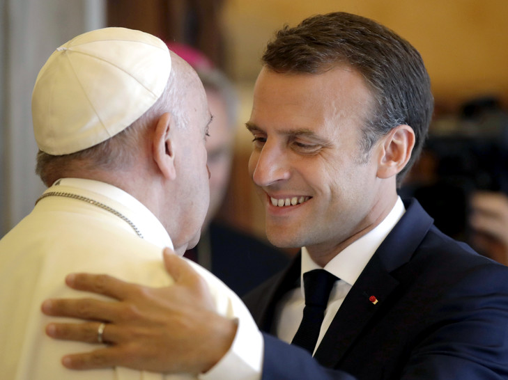 Chaleureuse visite d'Emmanuel Macron chez le pape François